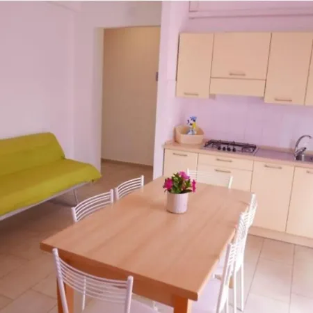 A Comfortably Furnished Flat Near The Sea Apartment